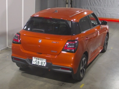 SUZUKI SWIFT