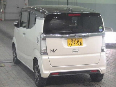 HONDA N-BOX SLASH