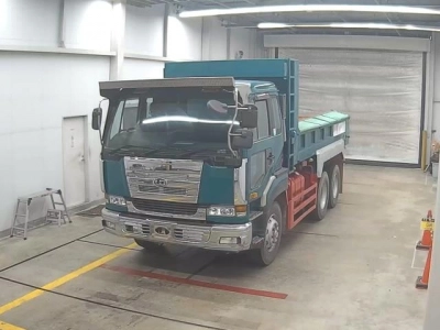NISSAN UD