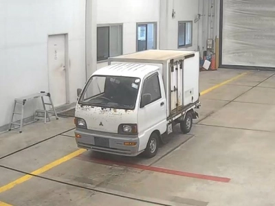 MITSUBISHI MINICAB TRUCK