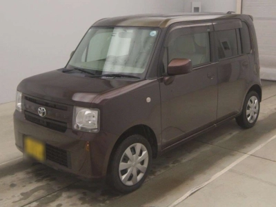 TOYOTA PIXIS SPACE