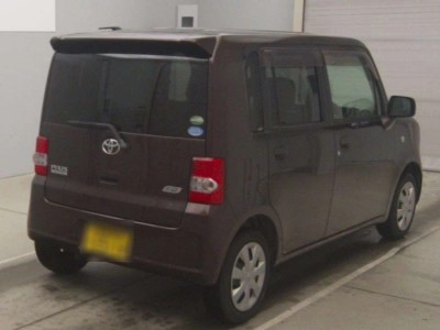 TOYOTA PIXIS SPACE
