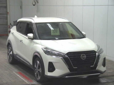 NISSAN KICKS