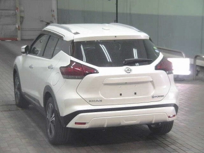 NISSAN KICKS
