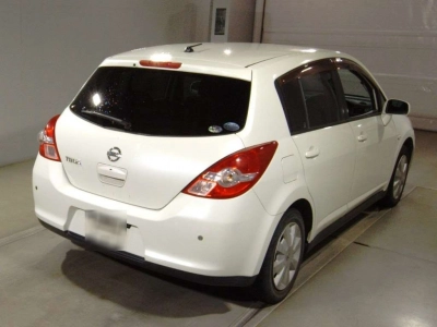 NISSAN TIIDA