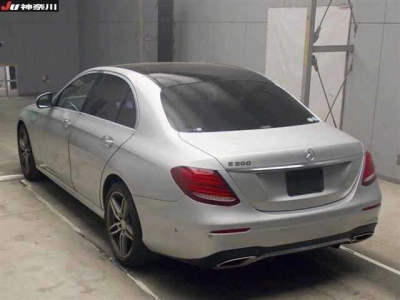MERCEDES BENZ E CLASS