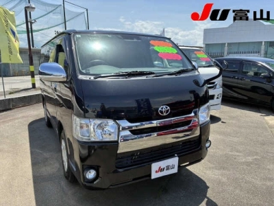 TOYOTA HIACE VAN