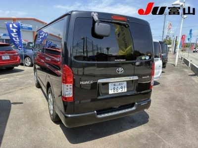 TOYOTA HIACE VAN