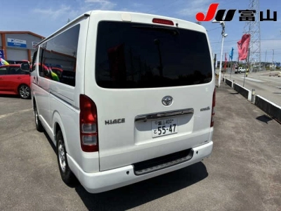 TOYOTA HIACE VAN