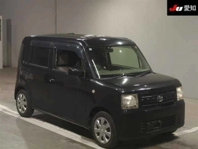 TOYOTA PIXIS SPACE