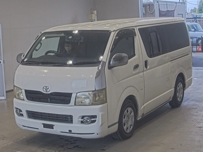 TOYOTA REGIUS ACE