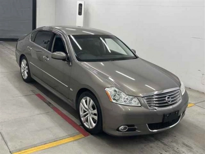NISSAN FUGA