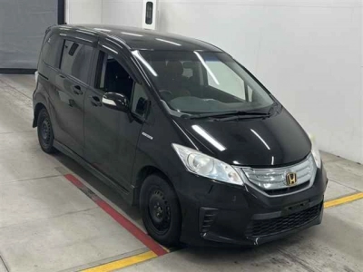 HONDA FREED HYBRID