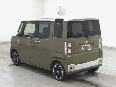 DAIHATSU WAKE