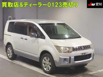 MITSUBISHI DELICA D:5