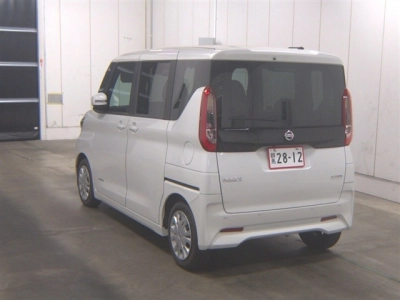 NISSAN ROOX