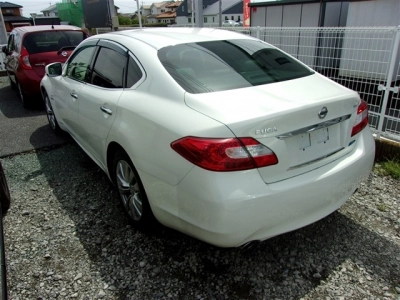 NISSAN FUGA