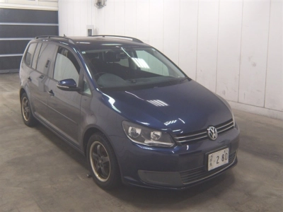 VOLKSWAGEN GOLF TOURAN