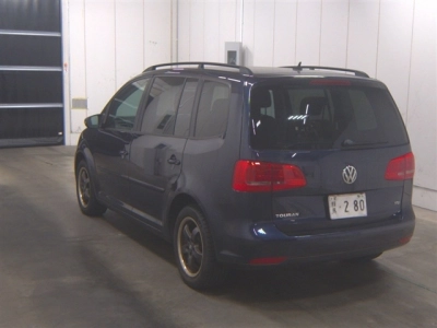 VOLKSWAGEN GOLF TOURAN