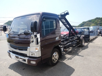MITSUBISHI CANTER