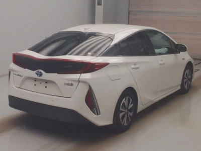 TOYOTA PRIUS PHV