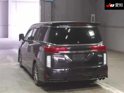 NISSAN ELGRAND
