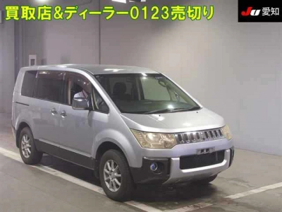 MITSUBISHI DELICA D:5