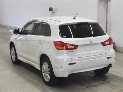 MITSUBISHI RVR