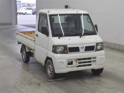 NISSAN CLIPPER TRUCK