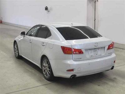 LEXUS IS
