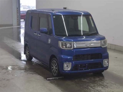 DAIHATSU WAKE