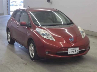 NISSAN LEAF