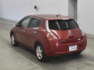 NISSAN LEAF