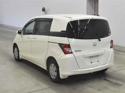 HONDA FREED SPIKE