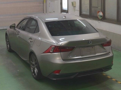 LEXUS IS