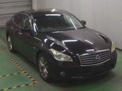 NISSAN FUGA