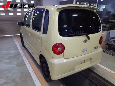 DAIHATSU MOVE LATTE