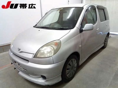 TOYOTA FUN CARGO