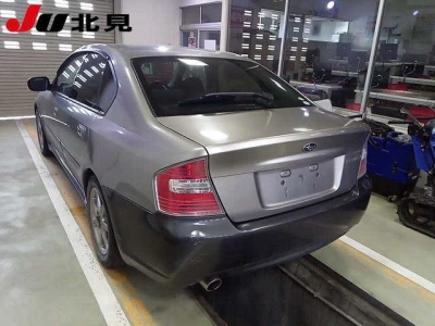 SUBARU LEGACY B4