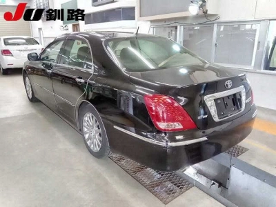 TOYOTA CROWN MAJESTA