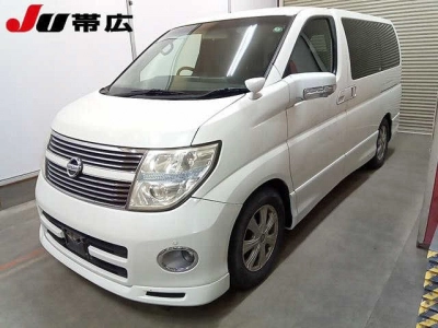 NISSAN ELGRAND