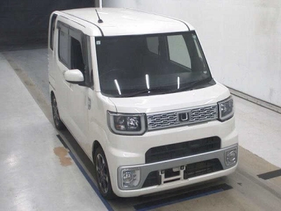 DAIHATSU WAKE