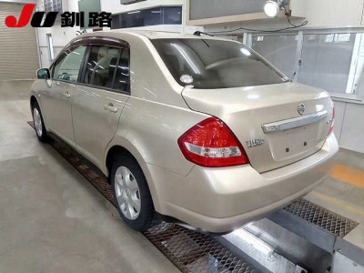 NISSAN TIIDA LATIO