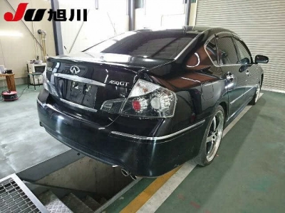 NISSAN FUGA