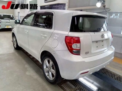 TOYOTA IST