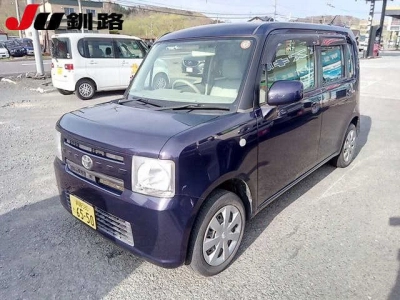 TOYOTA PIXIS SPACE