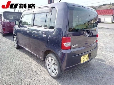 TOYOTA PIXIS SPACE