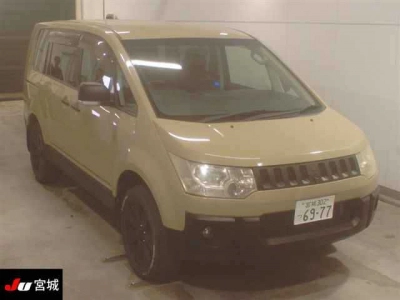 MITSUBISHI DELICA D:5