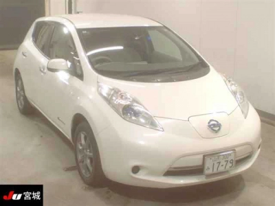 NISSAN LEAF