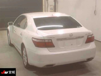 LEXUS LS